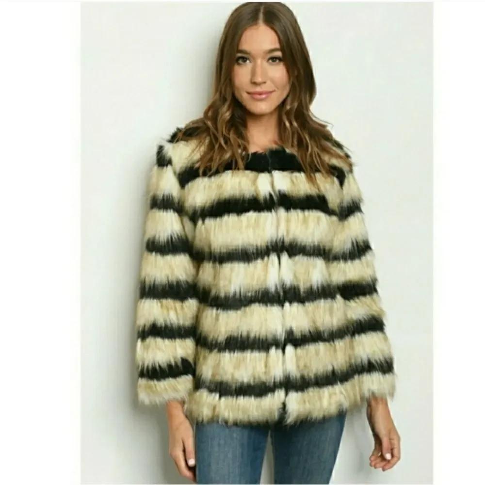 FAUX FUR STRIPED COAT - Picture 6 of 7